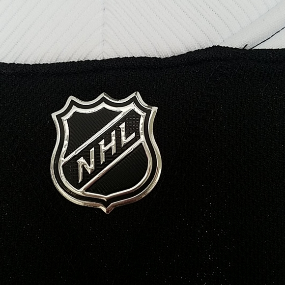 Adidas NHL Chicago Blackhawks Jersey NWT - Picture 3 of 12